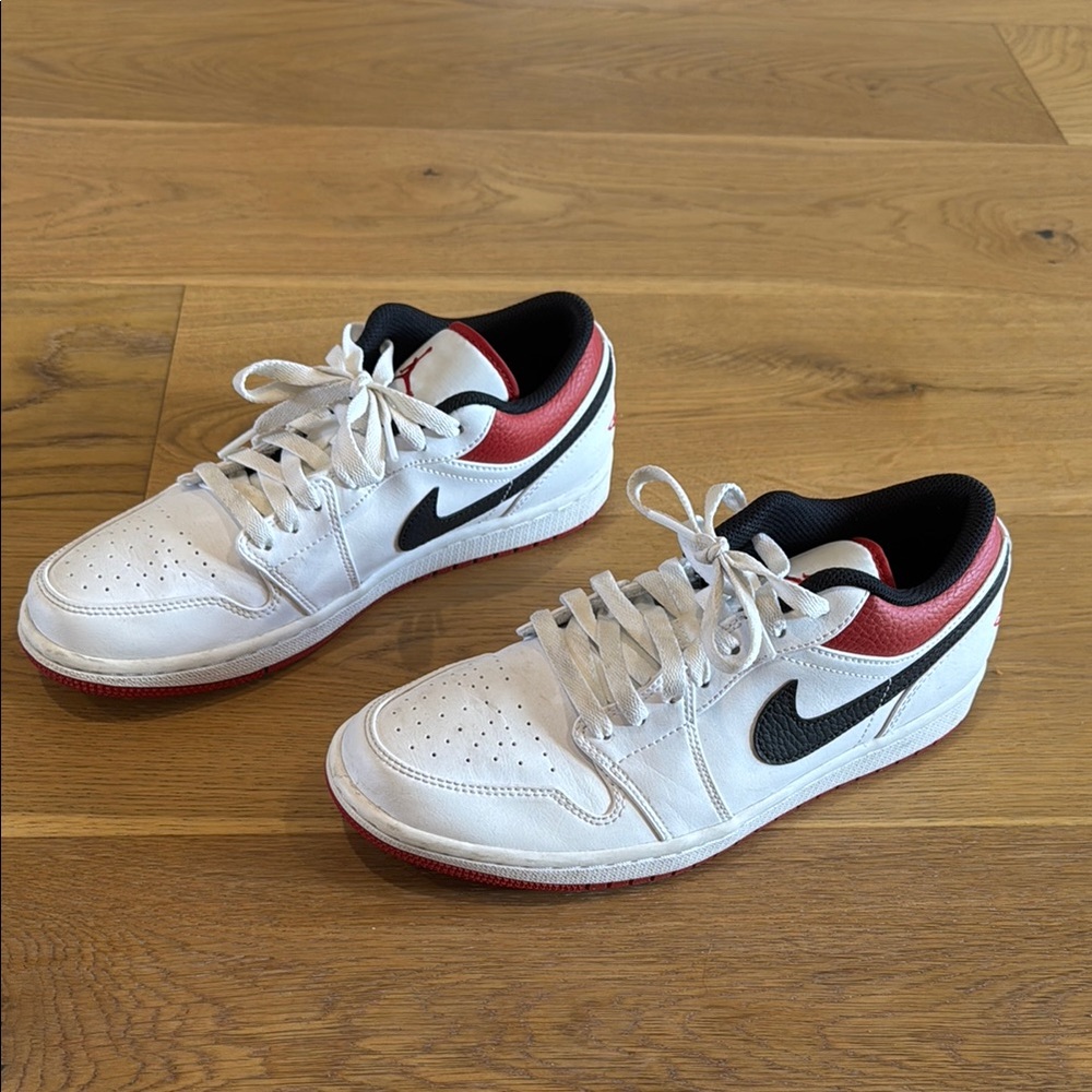 Jordans (Nike)